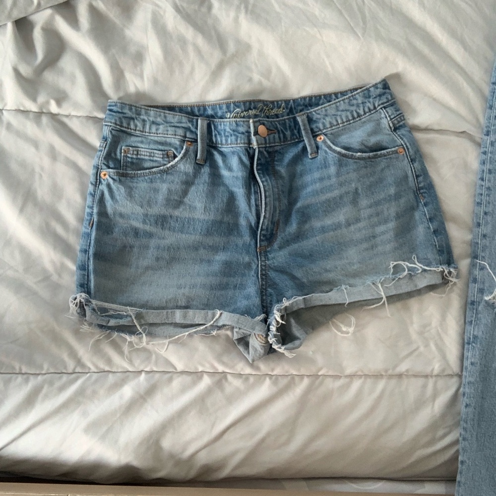Universal thread shorts size 12/31R VINTAGE WASH